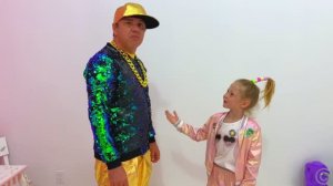 Настя участвует в танцевальном конкурсе