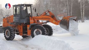 17 единиц техники очищают улицы Новоуральска от снега