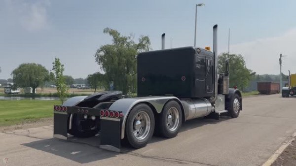 Peterbilt 351 1962 года. Он до сих пор в строю