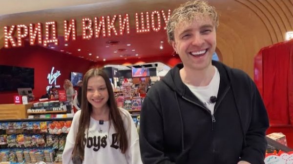 Встреча с Вики Шоу в Дубаи. Надоел оранжевый iPhone