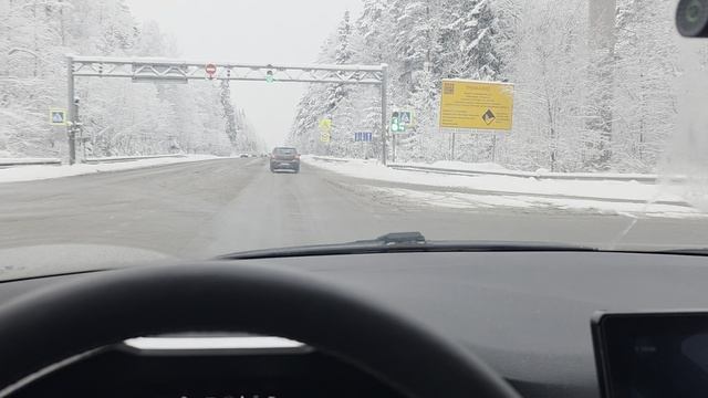 Камень со встречки... смотреть онлайн