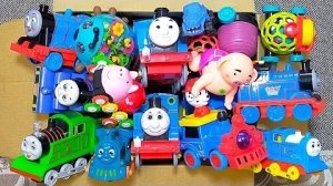 Играю со своей коллекцией игрушек