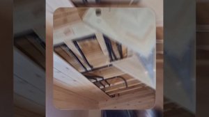 1000048380.mp4 (Собака наблюдает за устройством лестницы на 2 этаж в доме А-фрейм)