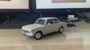 Обзор модели BMW 2002ti в масштабе 1/24 от Welly