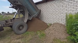 В деревне работа никогда не заканчивается. Задумали бетонные работы