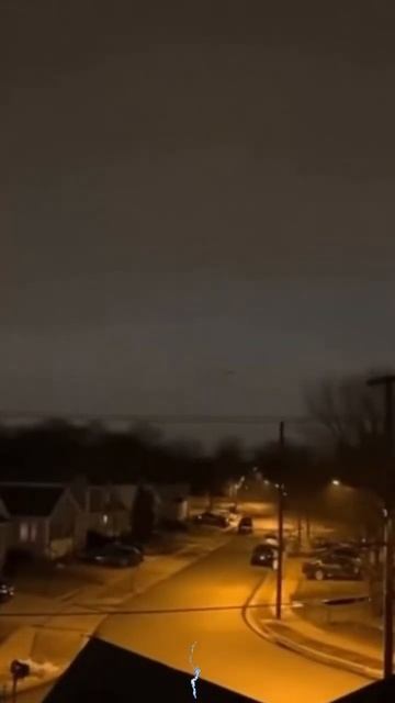 Lightning ⚡️⚡️ смотреть онлайн