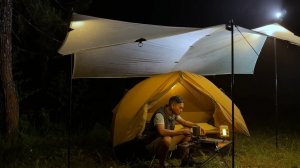 Кемпинг под дождём. Уютная палатка и приготовление ужина.