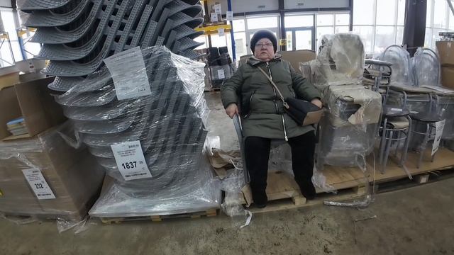 11 февраля 2026 года. В светофор и не только. Купили на 2 тысячи рублей много и не только. смотреть онлайн