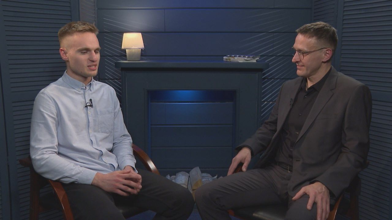 Вечер у камина от 10.02.2026 смотреть онлайн