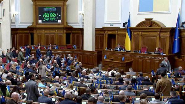 Украинские полицейские получили право разлучать детей с родителями без их согласия.