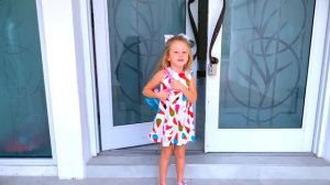 Настя наряжается не по погоде