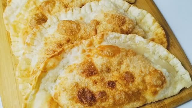 Чебуреки с мясом классическое тесто без кипятка🥟 смотреть онлайн