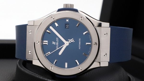 Hublot Classic Fusion Titanium Blue 42 mm 542.NX.7170.RX