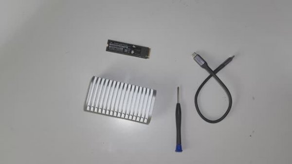 TerraMaster D1 Plus: быстрая установка SSD за 4 минуты