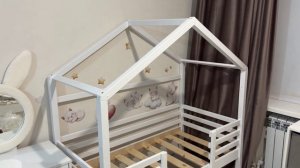 У миланы новая кроватка ребенок доволен подготовил комнату к обоям о моем лечении