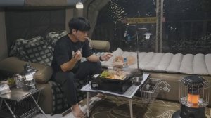 -2℃ Кемпинг в лесу с собакой . Надувная палатка . Дровяная печь ASMR