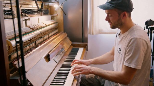 2.03 - Inspiring songwriting tip смотреть онлайн