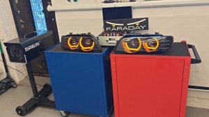 BMW x5 e53 дорестайлинг.
Переделанные фары.
Ангельские глазки f-стиль.
Антихром.