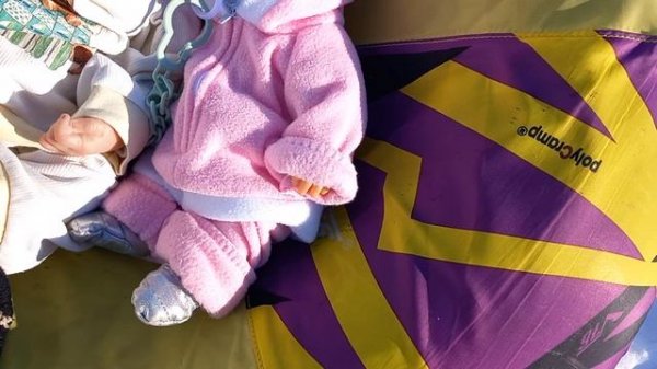 идём гулять с Николь и с Аней итог все замёрзли 🥶