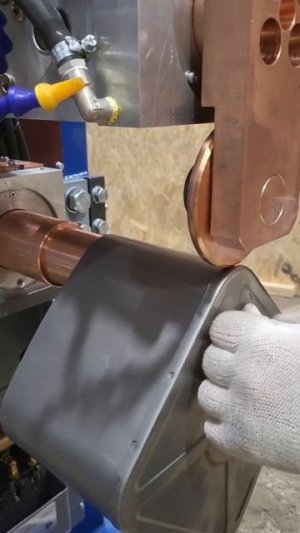 Сварка продольных и кольцевых швов на машинах контактной шовной сварки