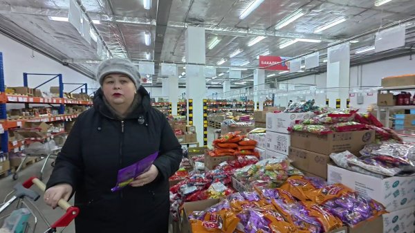 Закупаем пернатым еду. Обзор наших покупок. Жарим новые котлетки и катламу.