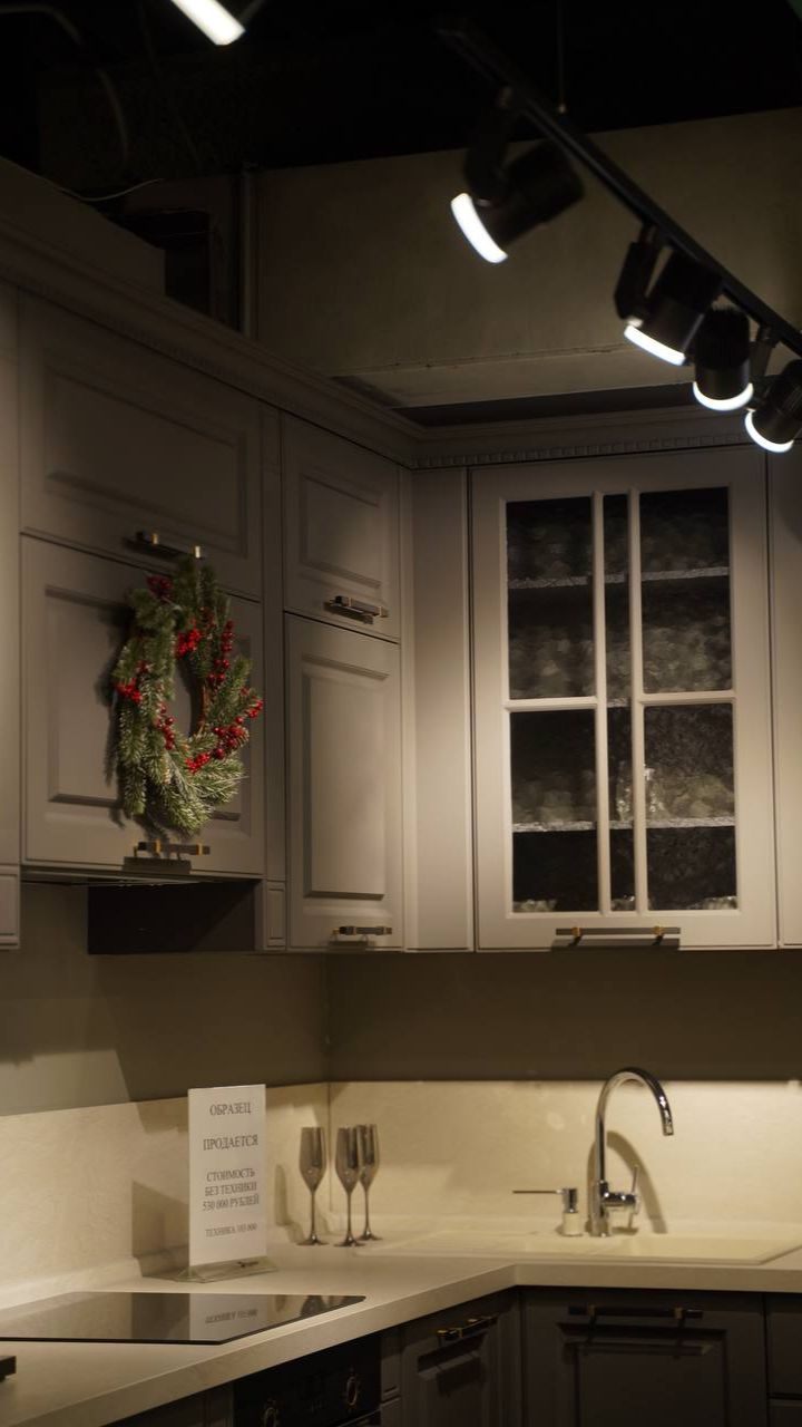 Иначе мы не можем объяснить, как она так вжилась в роль 🤔 смотреть онлайн