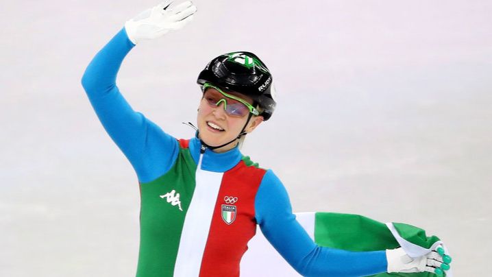 Итальянка Фонтана стала первой женщиной, получившей медали на шести Олимпиадах смотреть онлайн