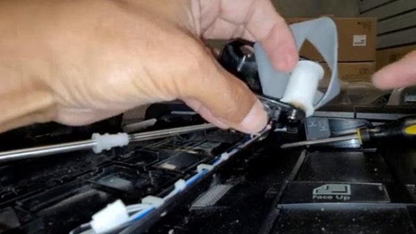 Kyocera Copystar: как заменить подающую ленту ADF