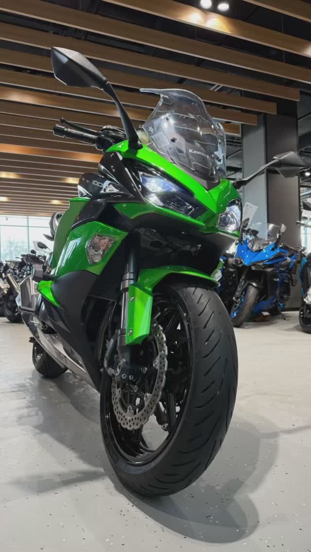 Kawasaki Z1000SX (2017) VIN: ZXT00W-006783 смотреть онлайн