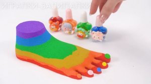 ИГРАЕМ С КИНЕТИЧЕСКИМ ПЕСКОМ ЛЕПИМ  ЦВЕТНУЮ СТОПУ ВИДЕО МУЛЬТИКИ ДЛЯ ДЕТЕЙ КАНАЛ ИГРАЛКИ-ЗАЛИПАЛКИ