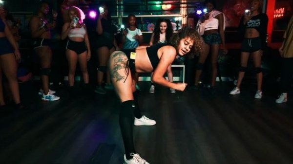 Тверк от бесстыжих. 18+. Эротика