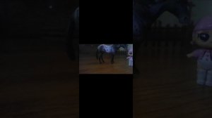 (очень много раз попался палец)
Сериал 
От оденочевства к славе
Серия 1. Сезон 1.
Серия:появление...