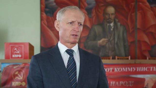 СТАЛИНГРАД Дарить полезное!  Знание - сила   В омской библиотеке 📚📖📕📙 имени Горького