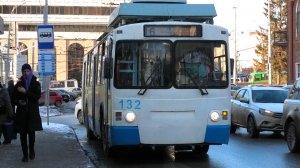 Троллейбус Екатеринбурга ЗиУ-682 КР Иваново №132 маршрут 6 на остановке "Гостиница Центральная"