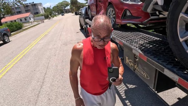 noname_trucker | «-Ты сидел в тюрьме» - спросил клиент. США