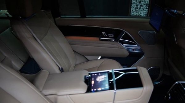 SGM - Land Rover Range Rover P530 2025