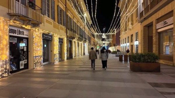 Колобок из Одессы_ Кому треба согреться, геть на фронт...