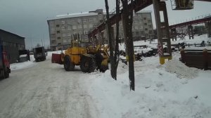 Трактор К- 700.