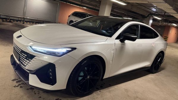 Changan UNI-V; 1.5 АT; 2024; Белый