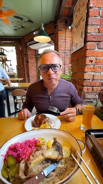 Руки вверх. Культовое место Коломны #food #delicious #коломна #рулькивверх #рулька #бар #еда #ешь смотреть онлайн