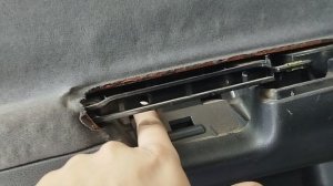 демонтаж обшивки двери и ручки Volvo s 40 2008 года.mp4