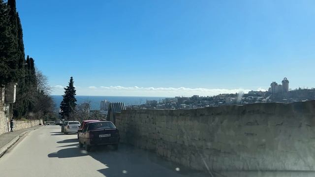 Ялта. По ул. Халтурина вниз, от развилки на ЮБШ до ул. Кирова. 10.02.26. Крым. Crimea. Yalta. смотреть онлайн