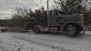 Пришлось попотеть чтобы вытащить эту фуру в гору