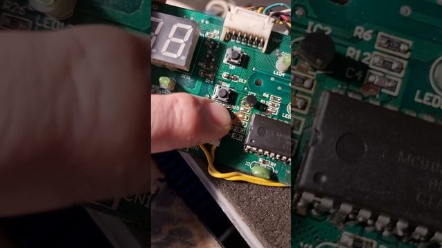 Кондиционер AEG, модуль после воды, P1, P2 ошибки и не включается. смотреть онлайн