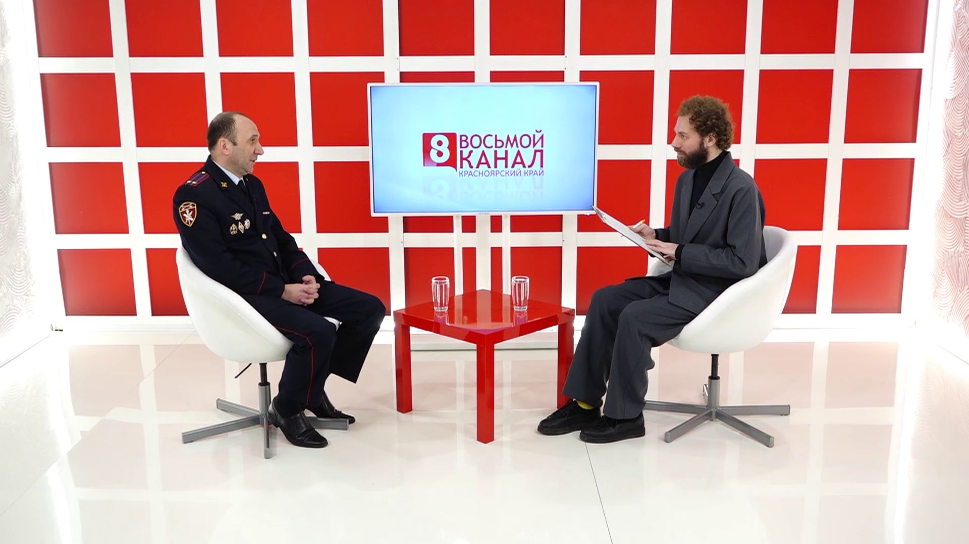 Интервью на 8 канале Артур Лукава, Дмитрий Труханов смотреть онлайн