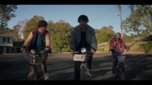 Из  сериала "Очень странные дела. Сезон 5. Серии 1-2. (2025)