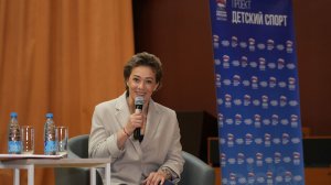 Олимпийская чемпионка Ольга Зайцева встретилась со студентами МГУСиТ на показе фильма «Комчадалка»