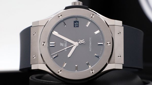 Hublot Classic Fusion Titanium Racing Grey 45 mm 511.NX.7071.RX