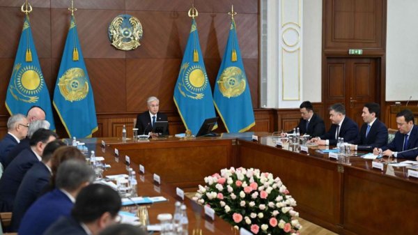Токаев поручил ускорить цифровизацию госуслуг и данных по всей стране