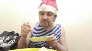 Обжор мукбанг омлет на сгущеном молоке